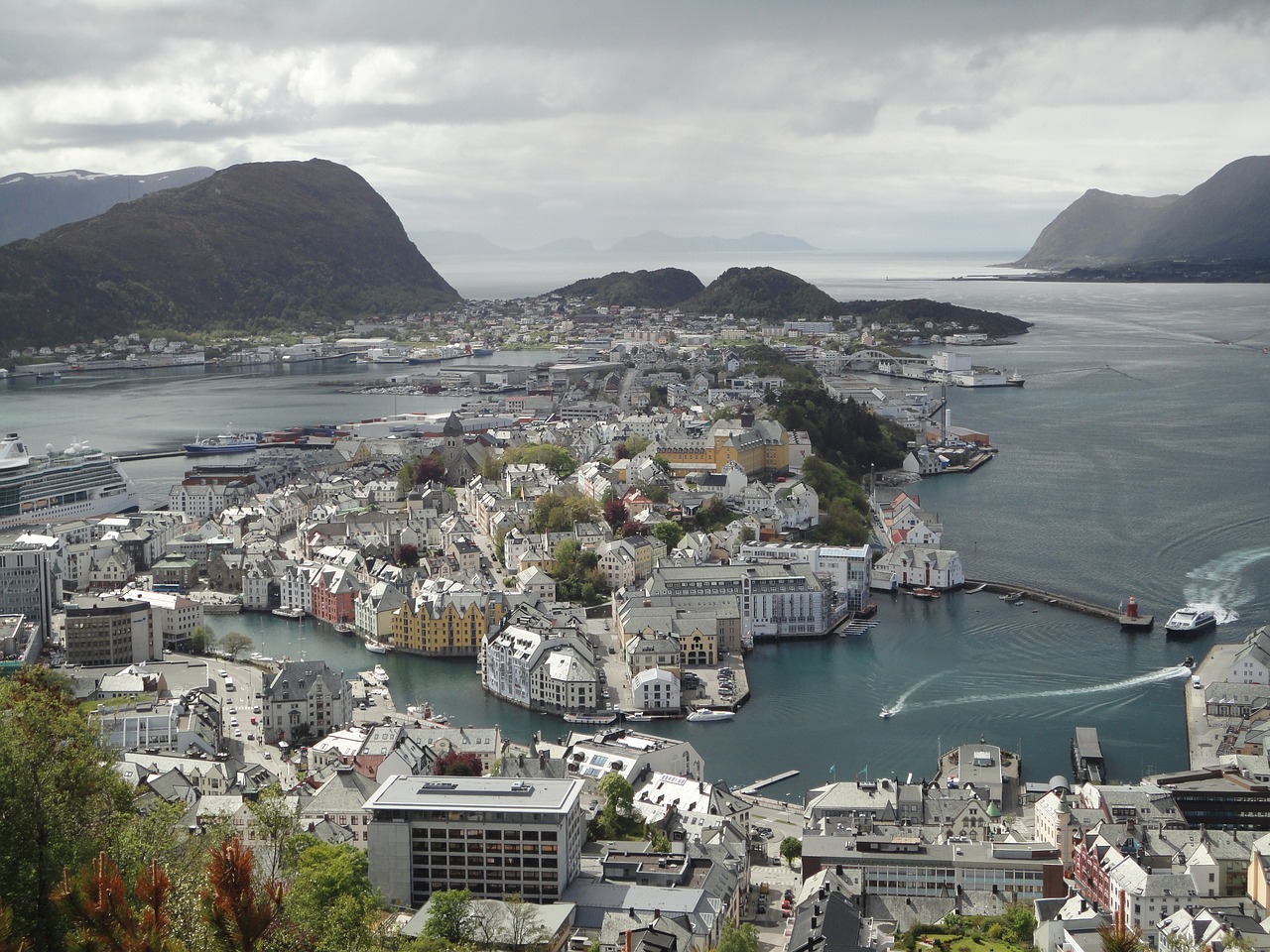 landscape norway mountain and water free photo