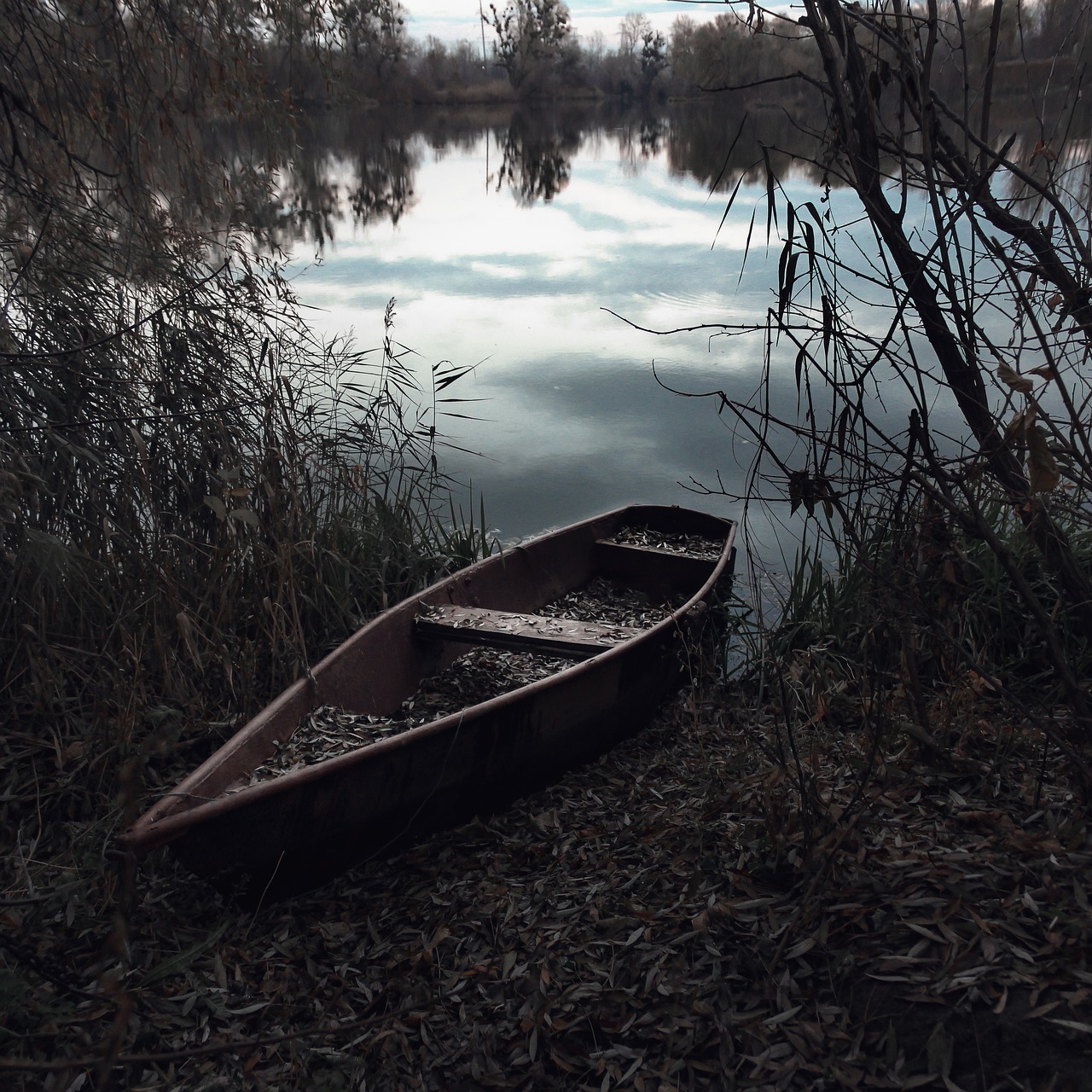 boat lake landscape free photo