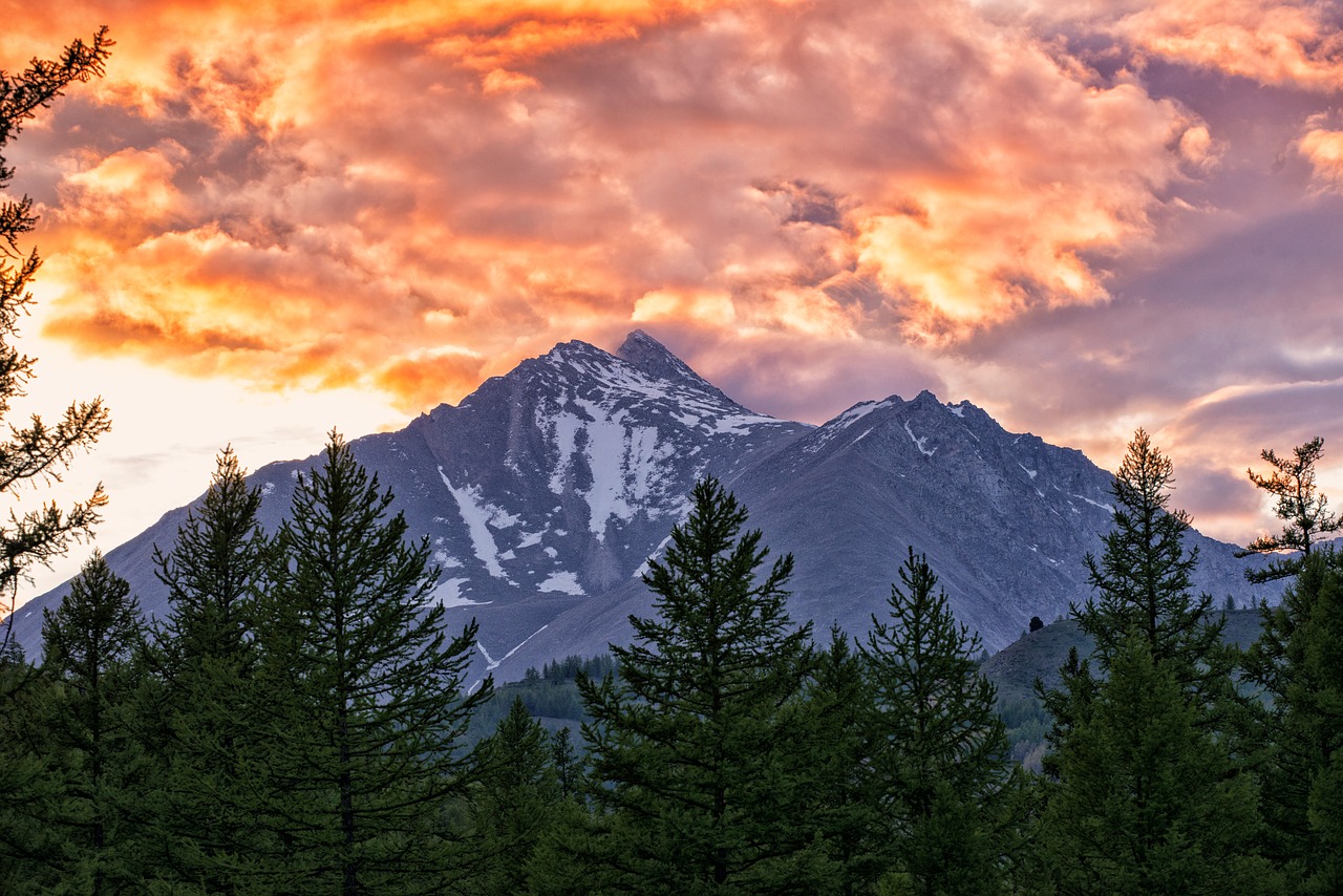 landscape mountain at dusk free photo