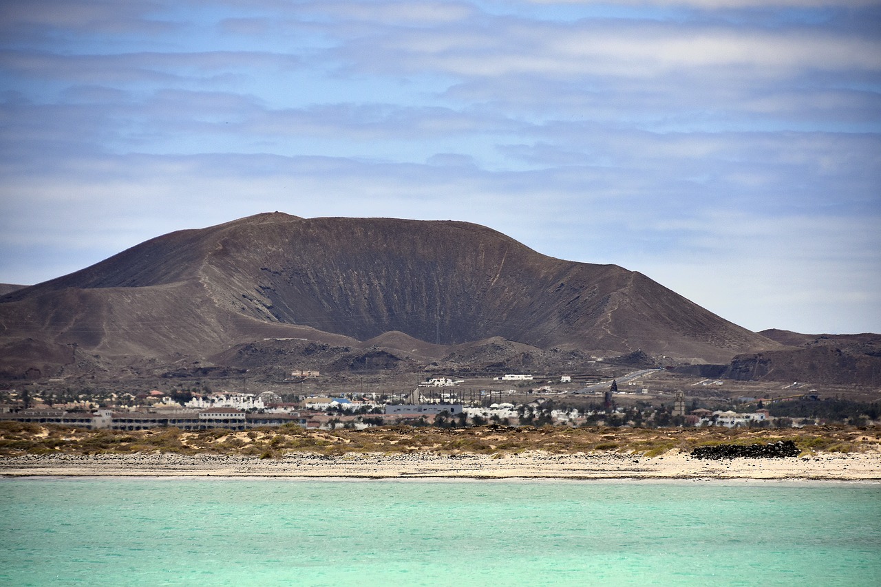 landscape  volcano  mountain free photo