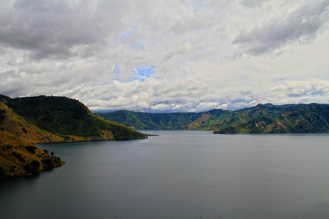 landscape  lake  mountains free photo