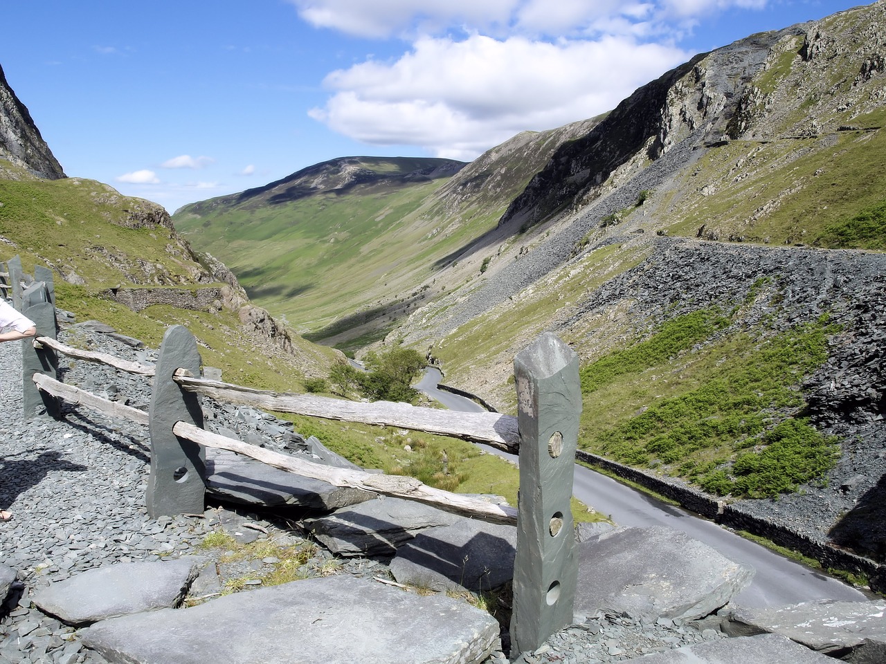 landscape  valley  mountains free photo