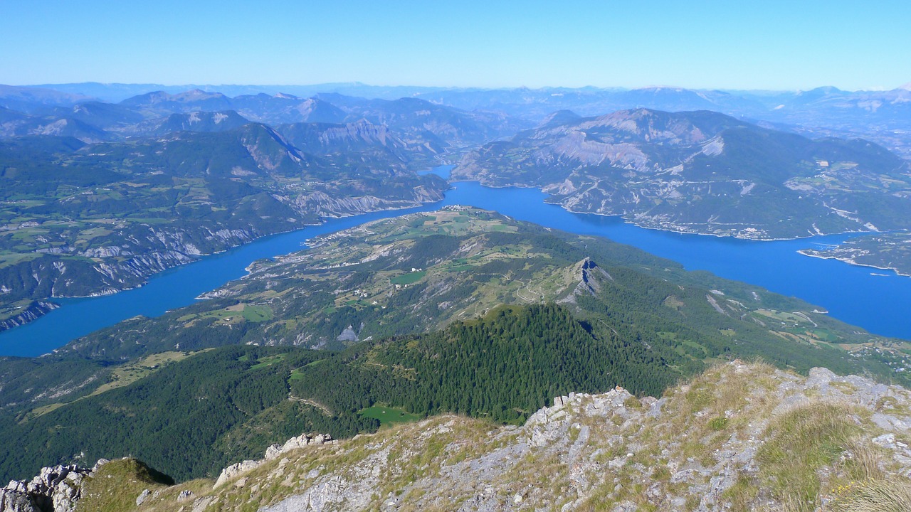landscapes lake of serre ponçon mountain free photo