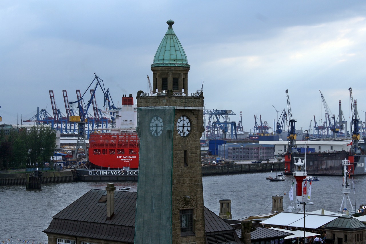 landungsbrücken  hamburg  hanseatic city of hamburg free photo