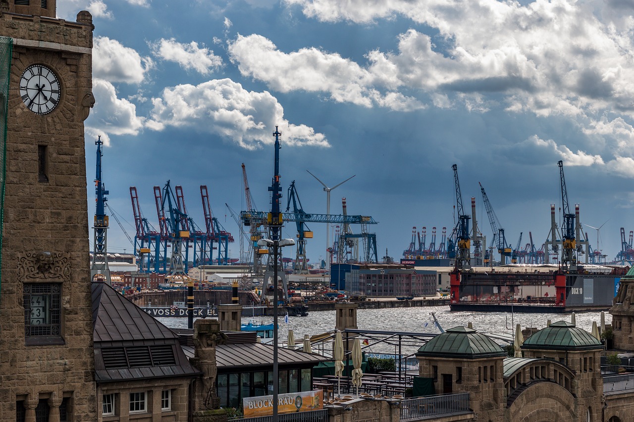 landungsbrücken  hamburg  elbe free photo