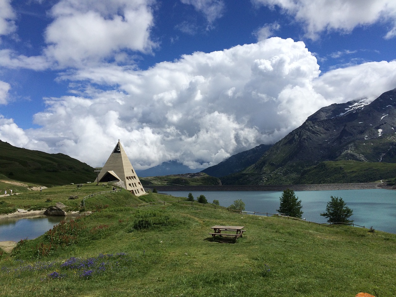 lanslebourg mont cenis lake free photo