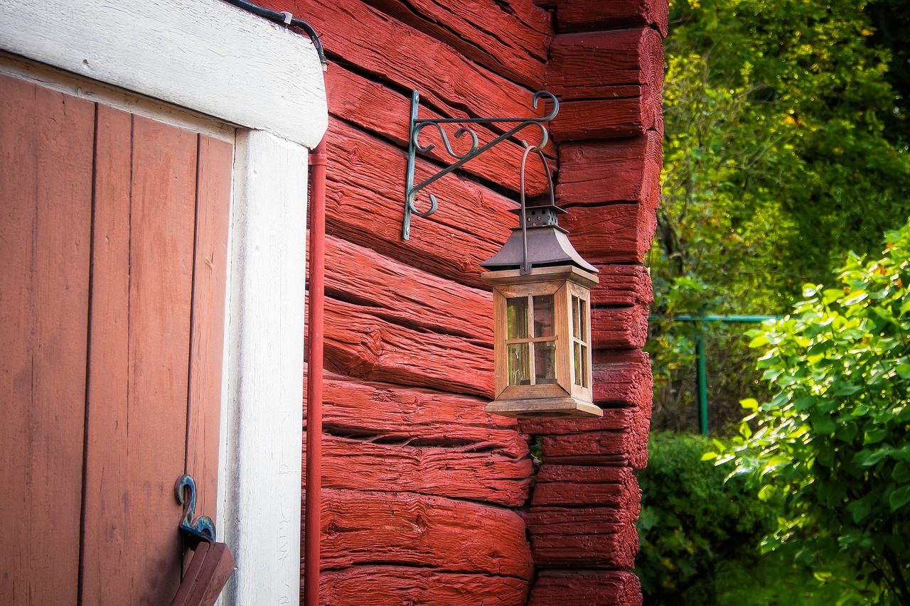 lantern door cottage free photo