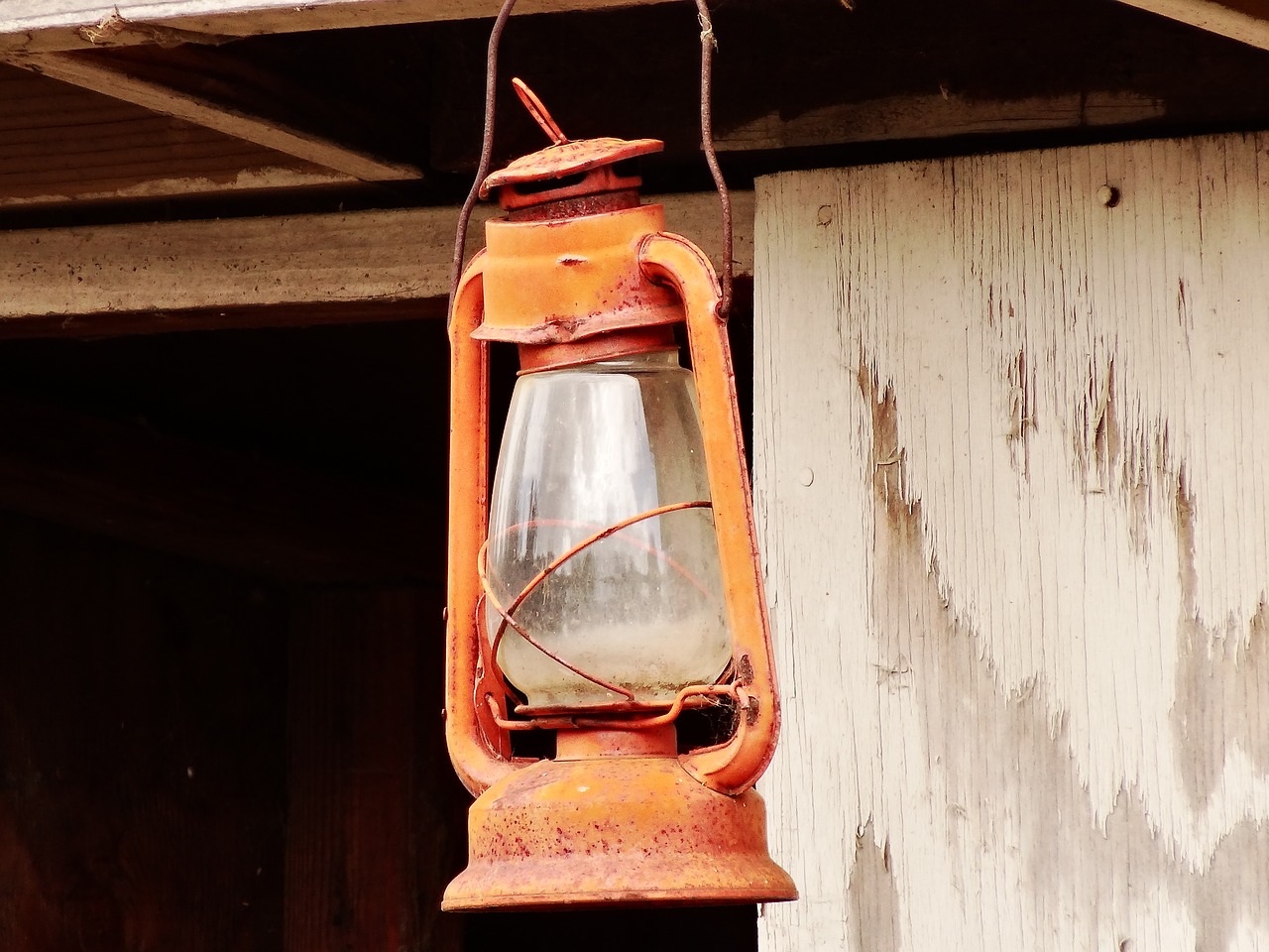 lantern kerosene country free photo