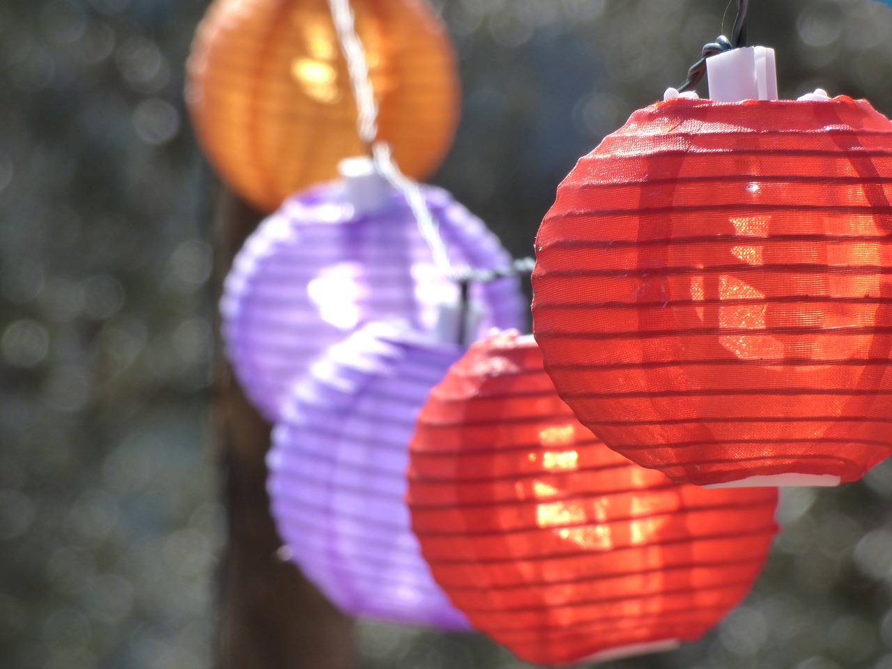 lanterns  wreath  lights free photo