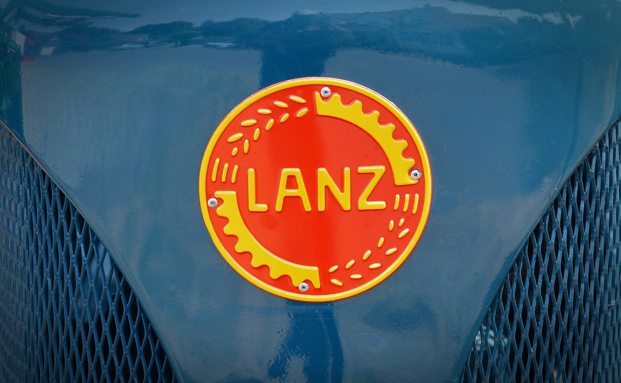 lanz  bulldog  agricultural machinery free photo