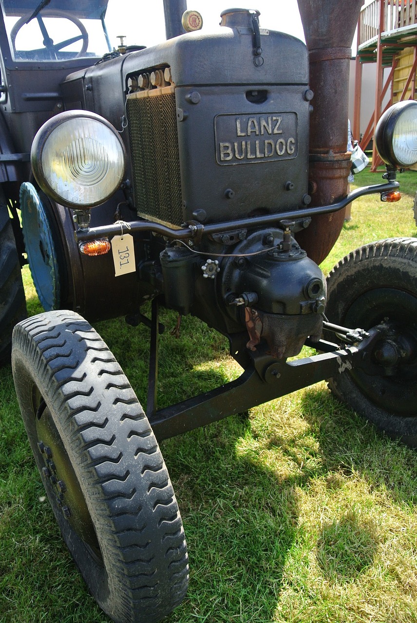 lanz bulldog oldtimer tractor free photo
