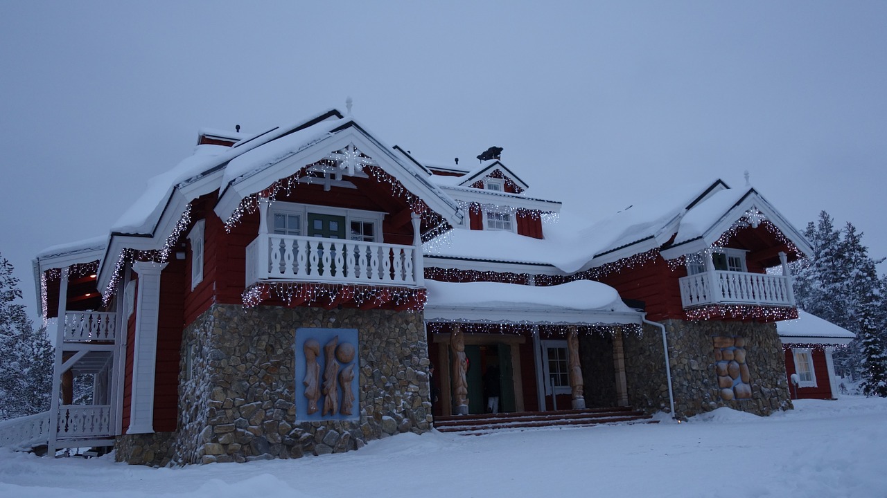 lapland house snow free photo