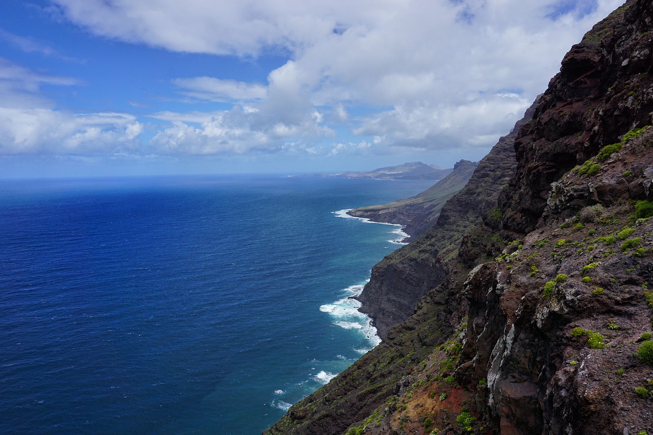 las palmas  sea  mountain free photo