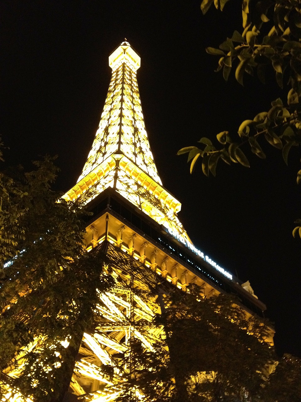 las vegas eiffel lighting free photo