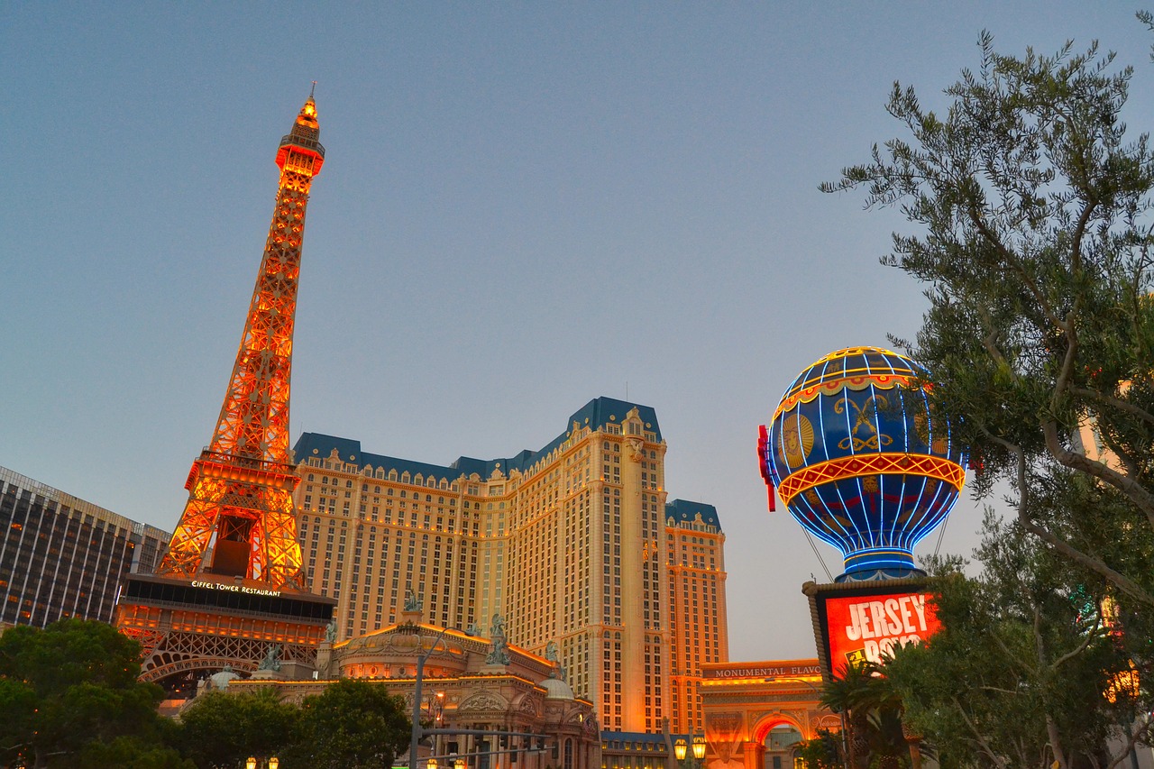 las vegas  evening  eiffel tower free photo