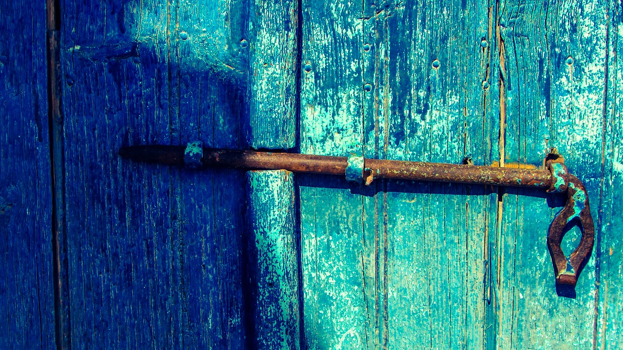 latch rusty old free photo