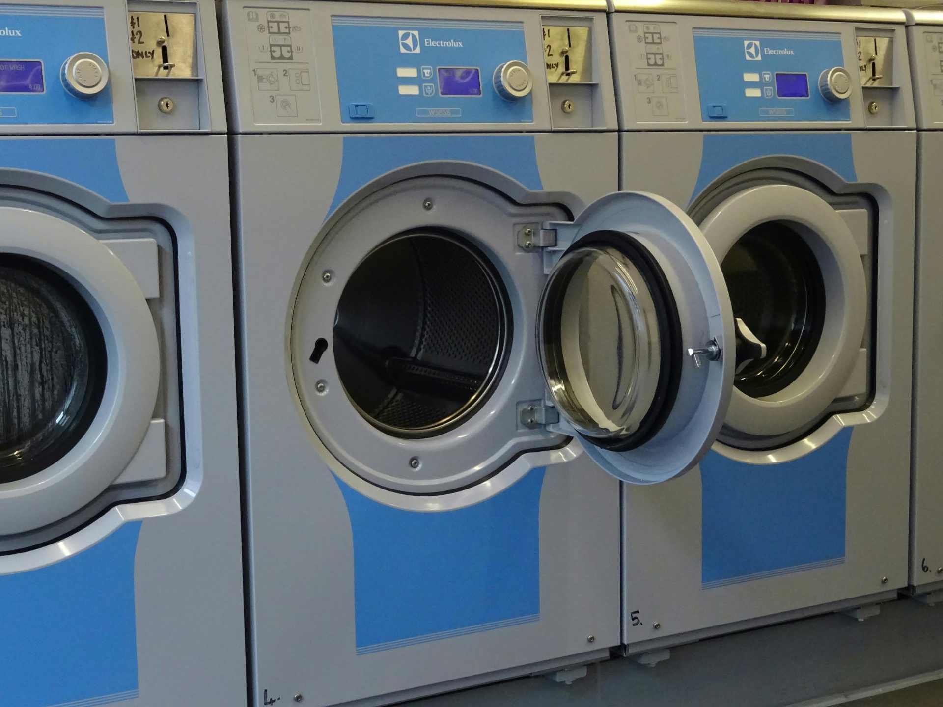 laundrette laundromat laundromats free photo