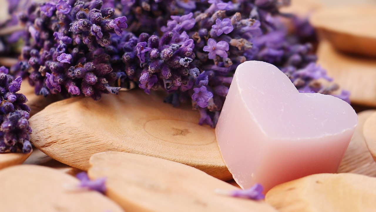 lavender heart wood free photo