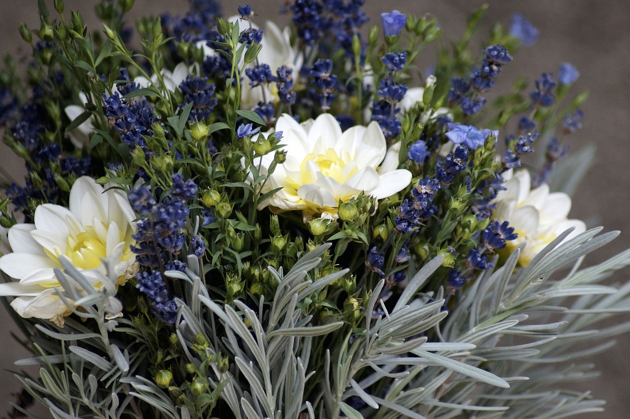 lavender  lein  bouquet free photo