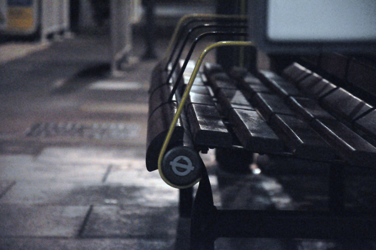 metro bench london free photo