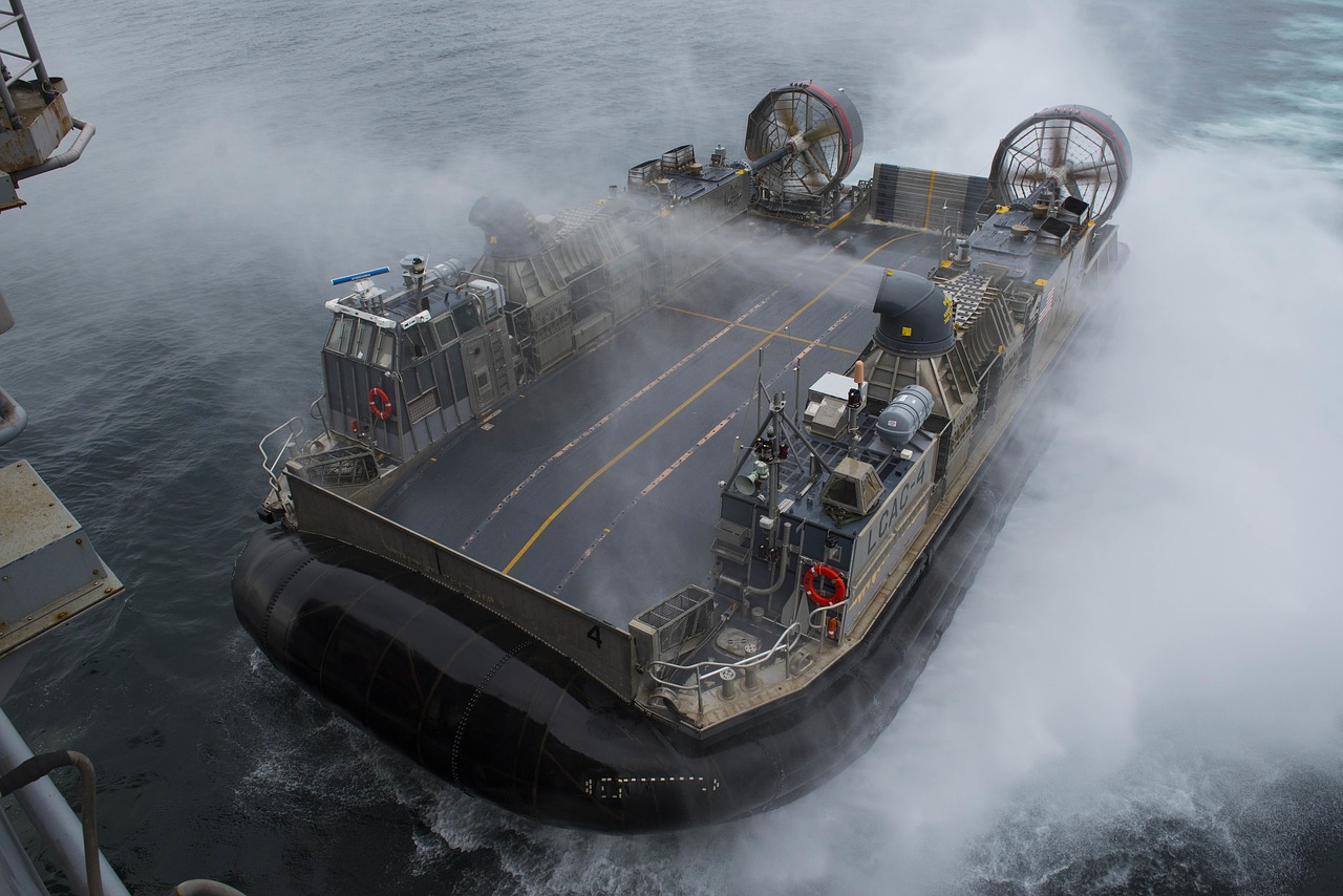 lcac,united states navy,naval,vessel,air cushion,hovercraft,free pictures, free photos, free images, royalty free, free illustrations, public domain