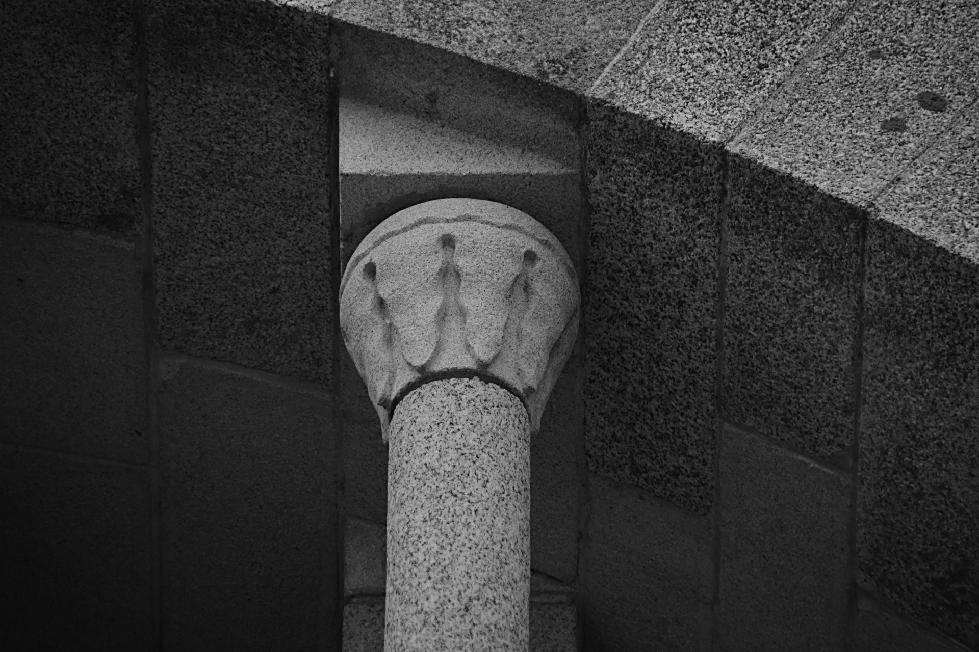 pillar architecture column black white building free photo
