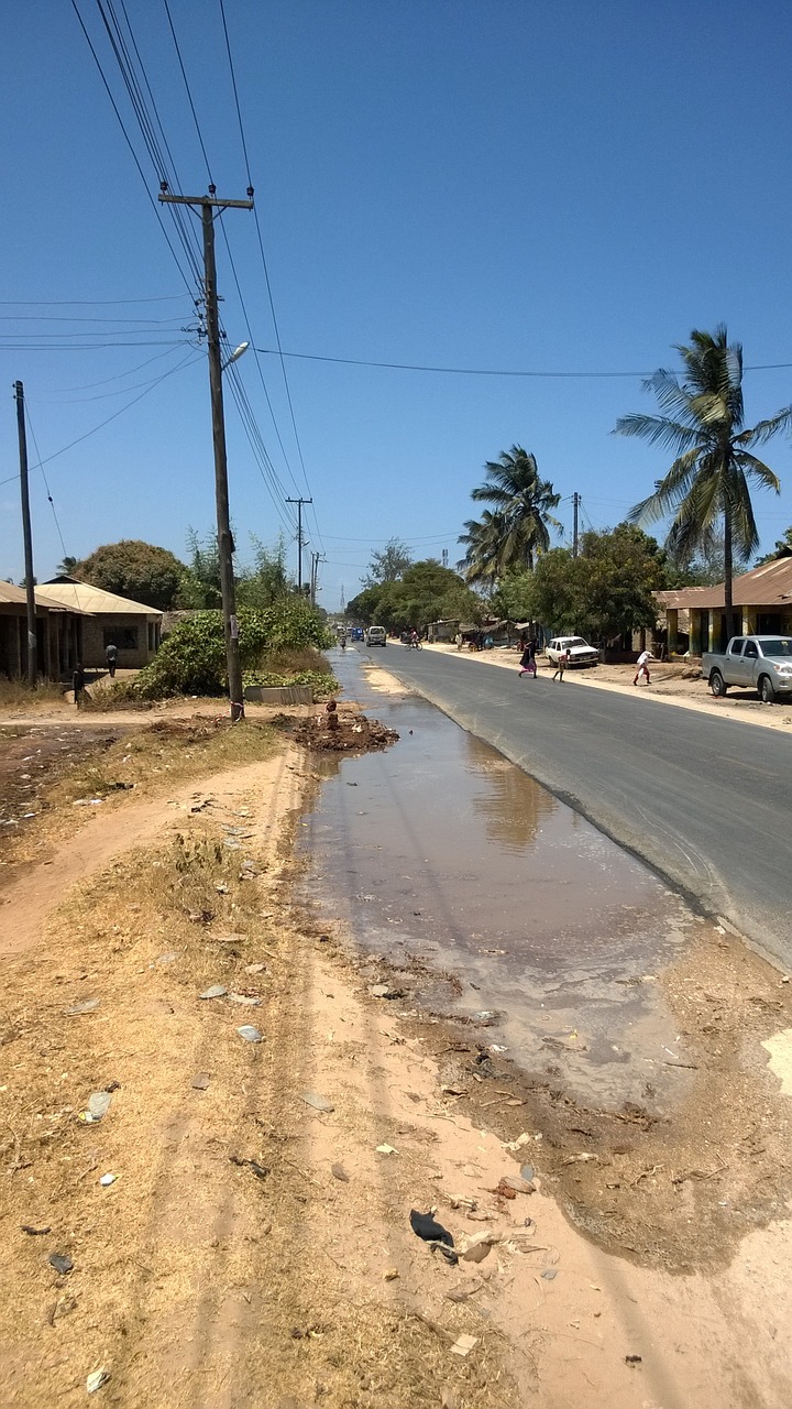 leakage water road free photo