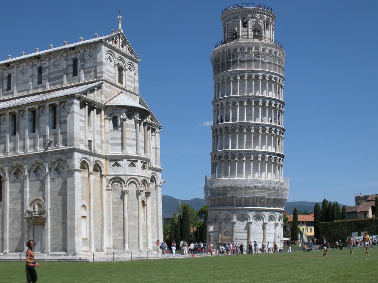 leaning tower of pisa cathedral italy free photo