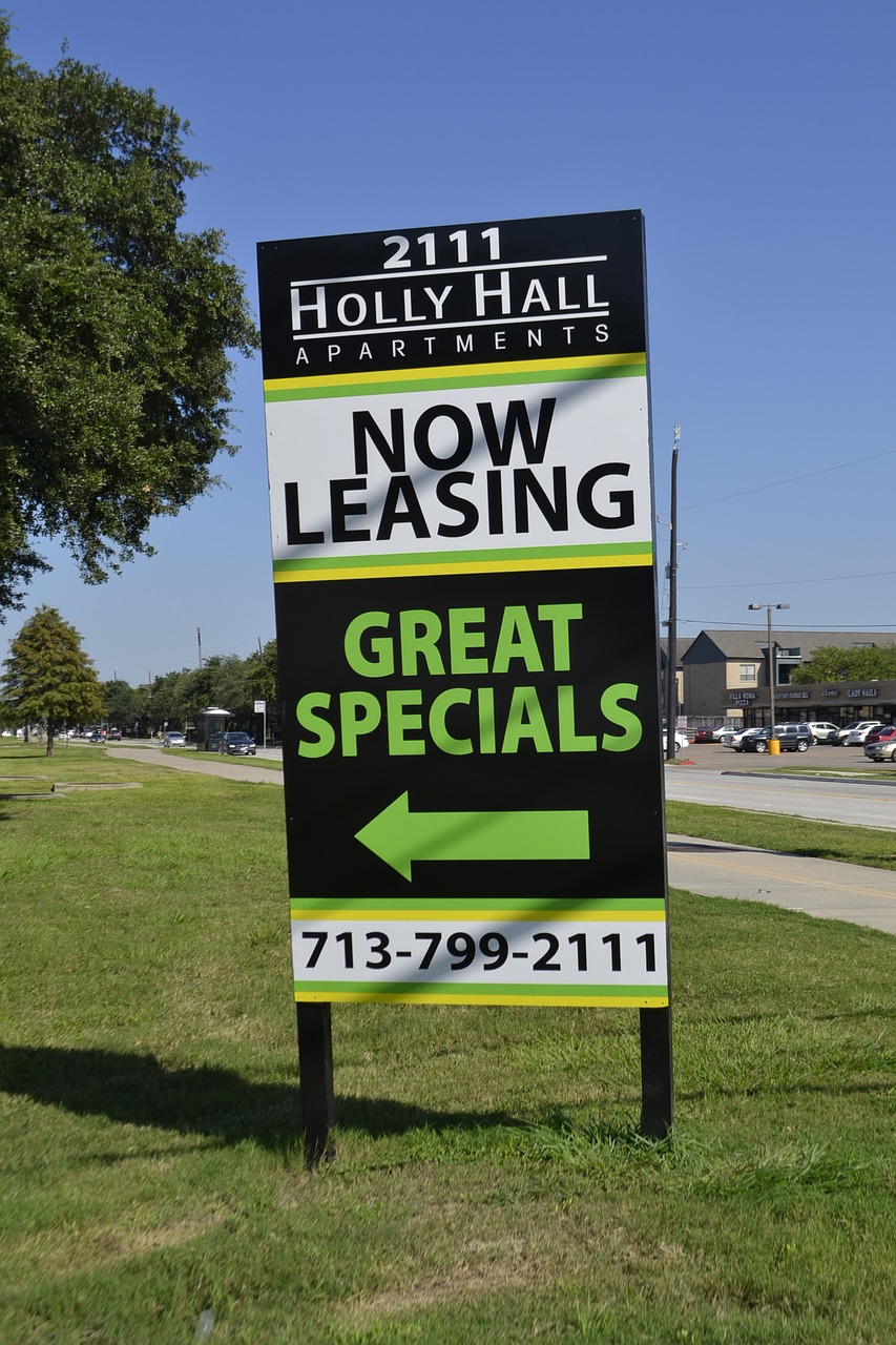 Now Leasing sign for an apartment complex