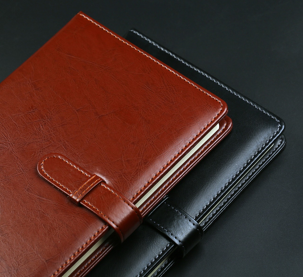 leather present  note  notebook free photo