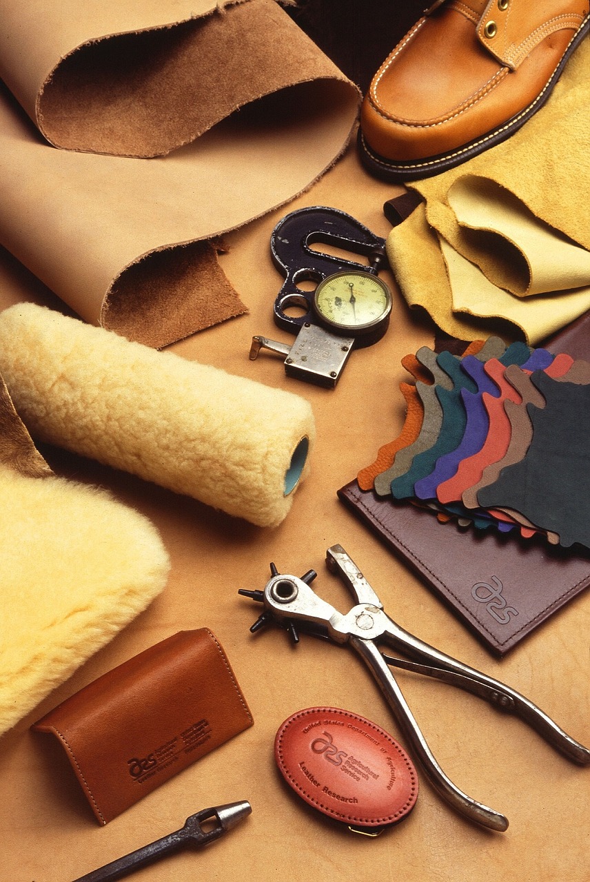 leathercraft work tools free photo