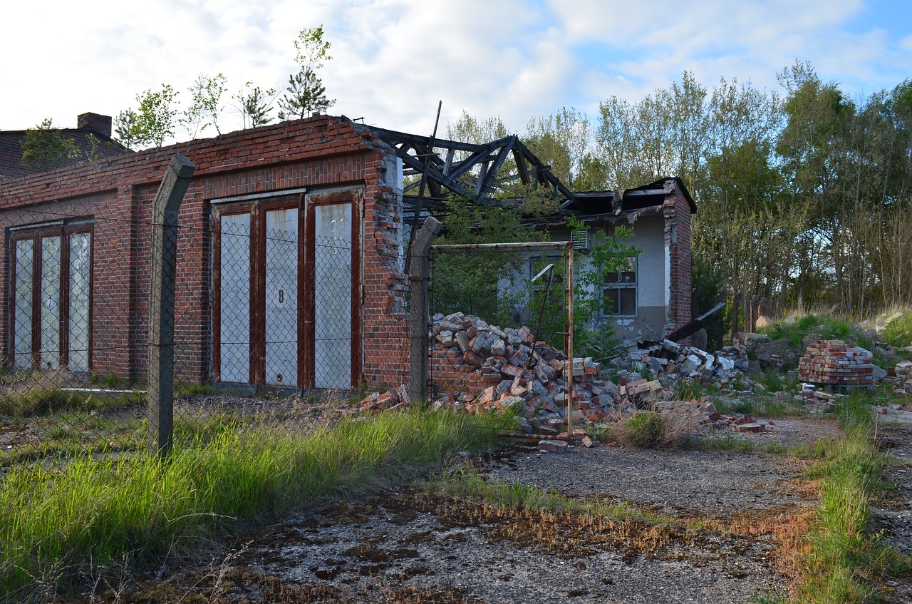 leave destruction building free photo