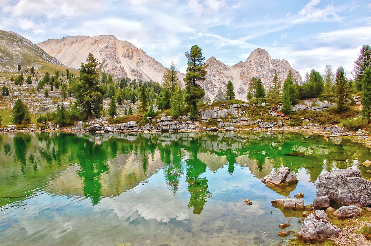 lech le vert  bergsee  alm free photo