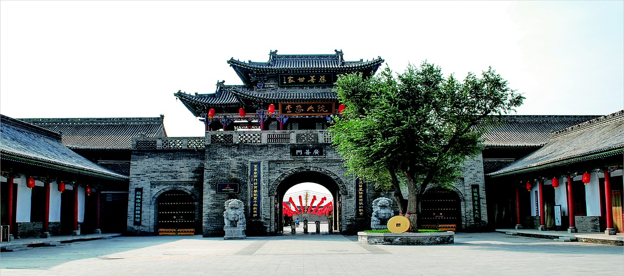 lee courtyard the main entrance kwong sin door free photo