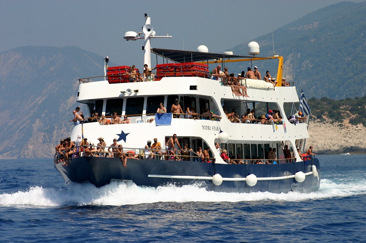 lefkas boat cruise free photo