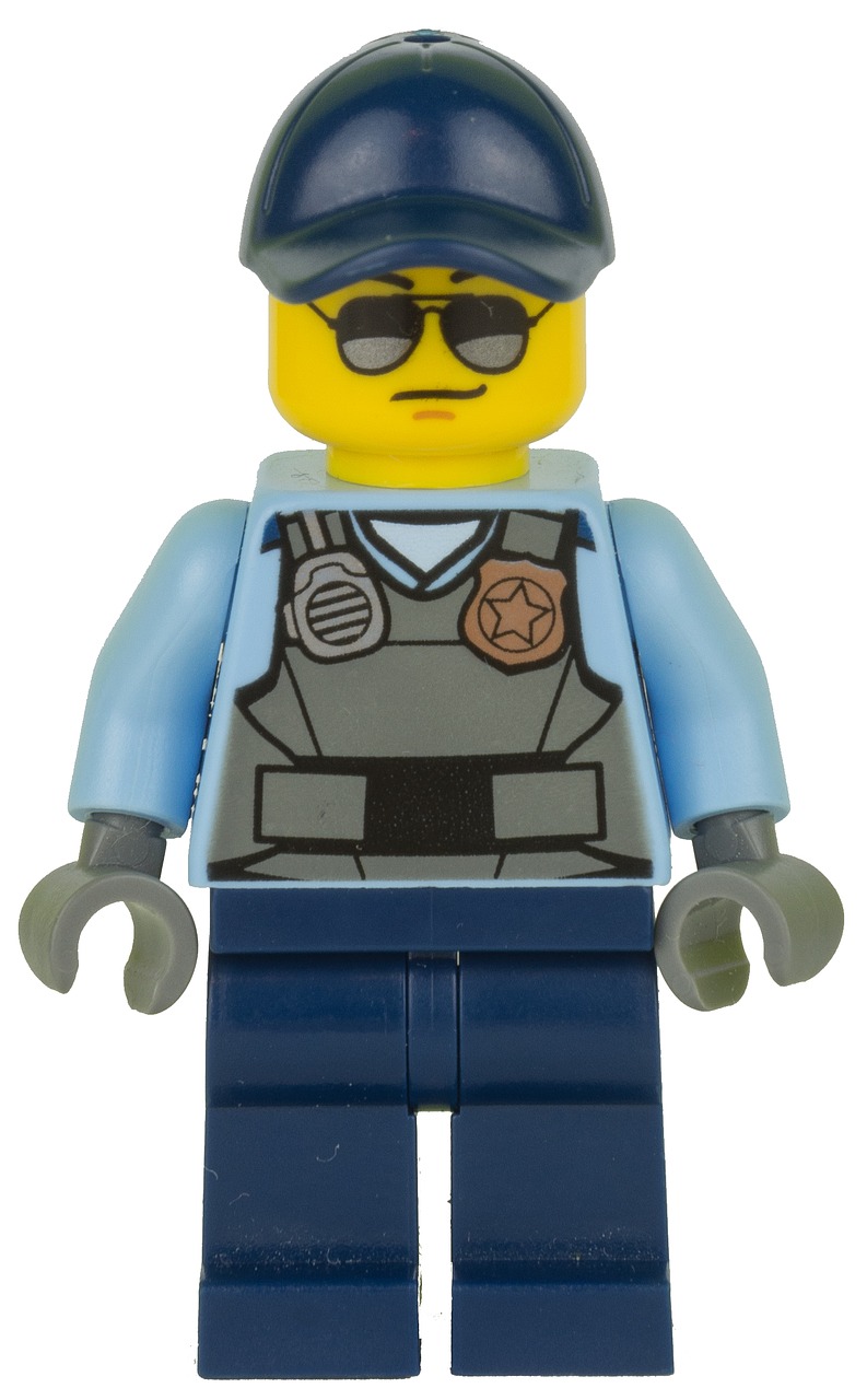 lego figurine police free photo
