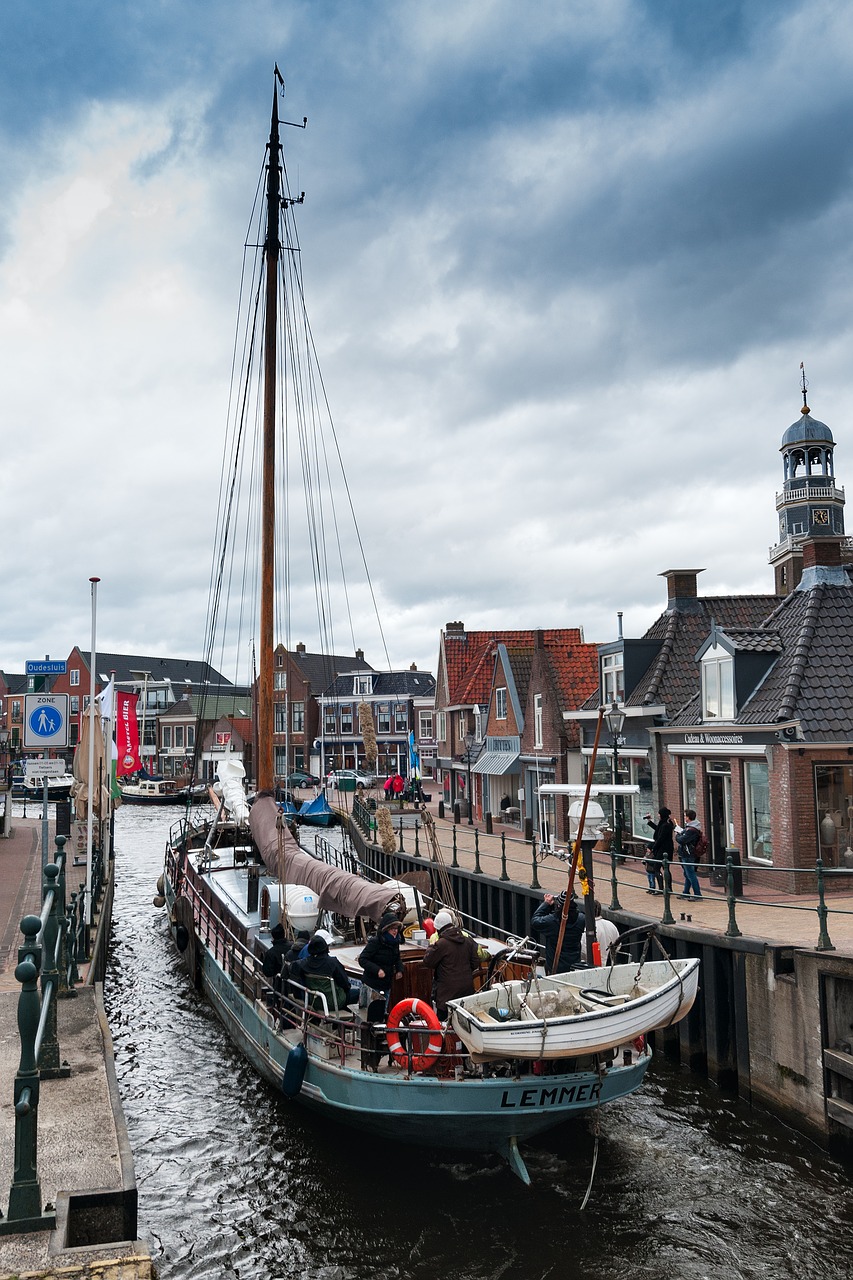 lemmer lock sailing boat free photo