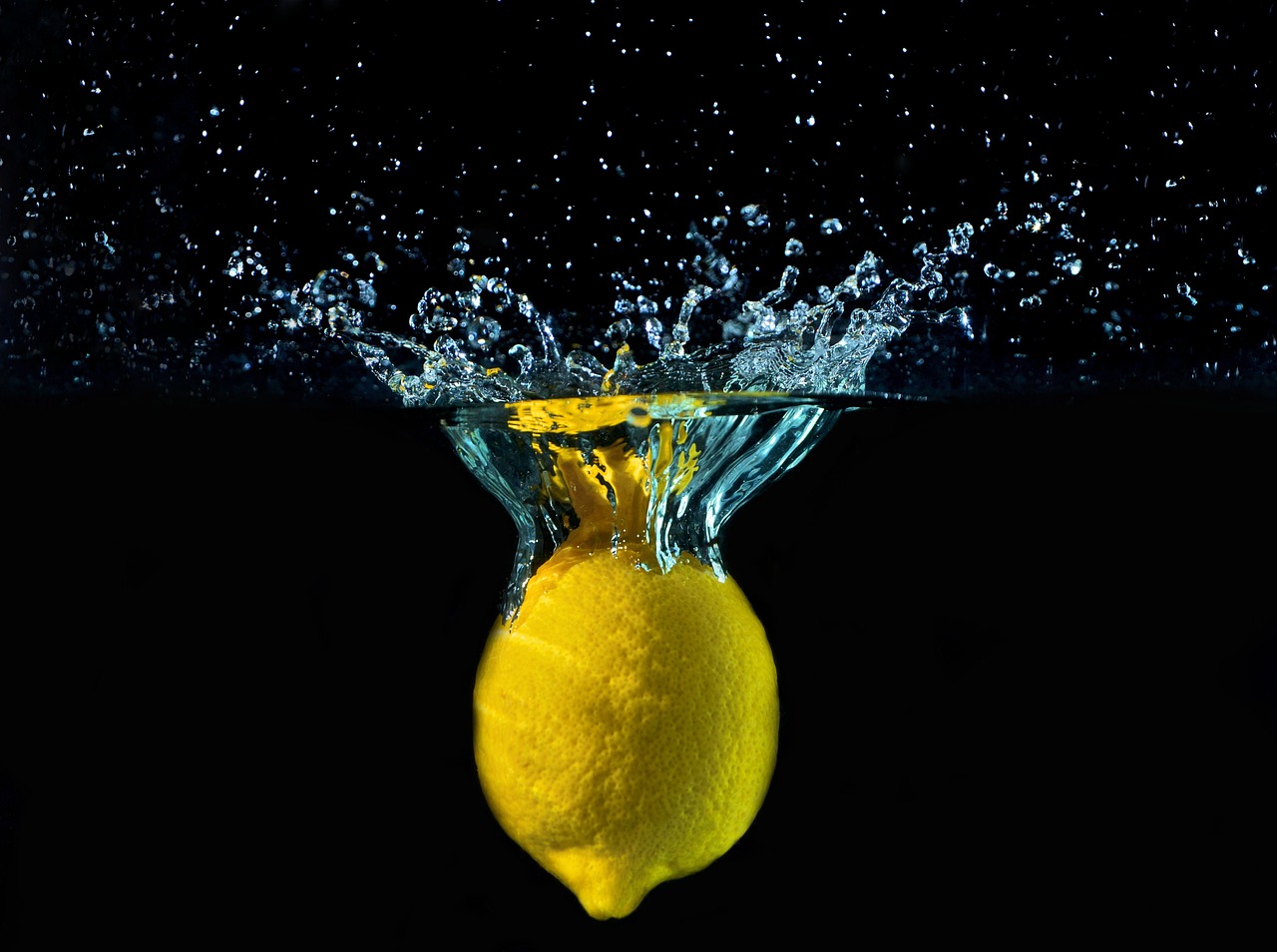 lemon water drops free photo