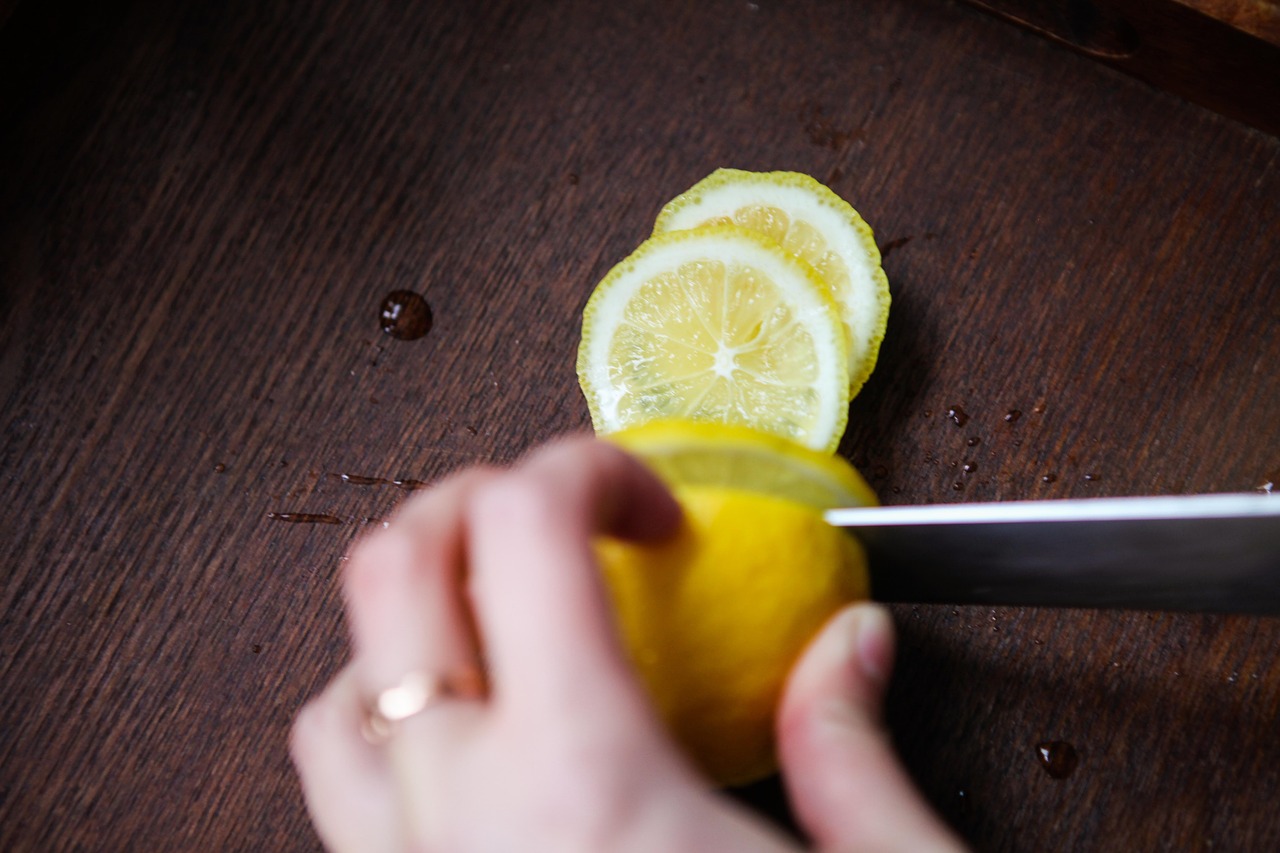 lemon knife cut free photo