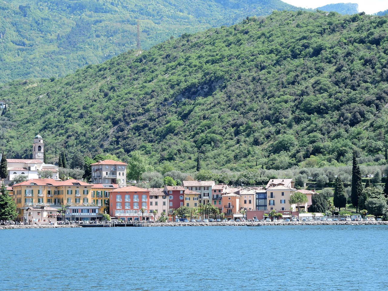 lemon on garda country lake free photo