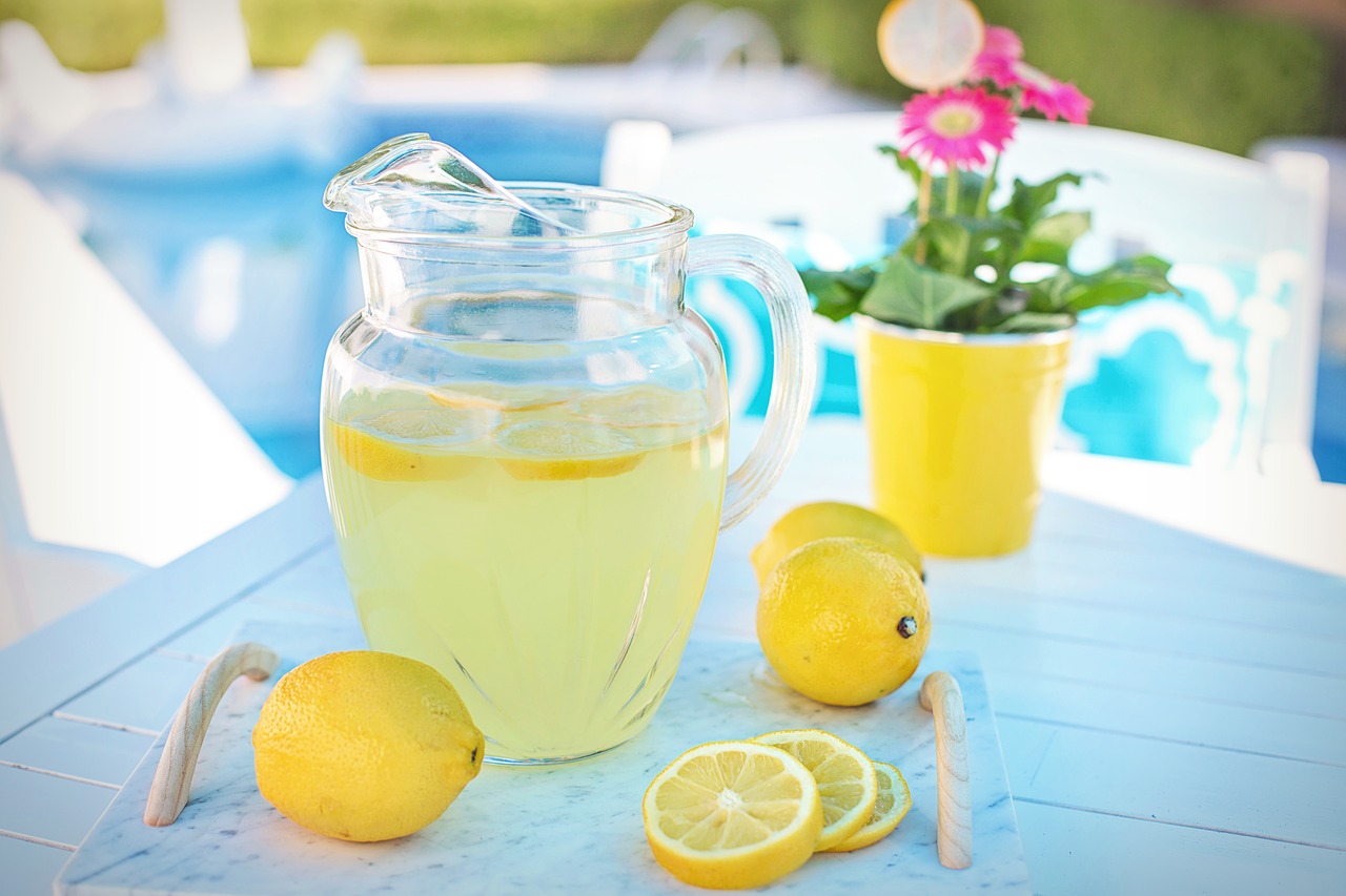 lemonade  lemons  poolside free photo