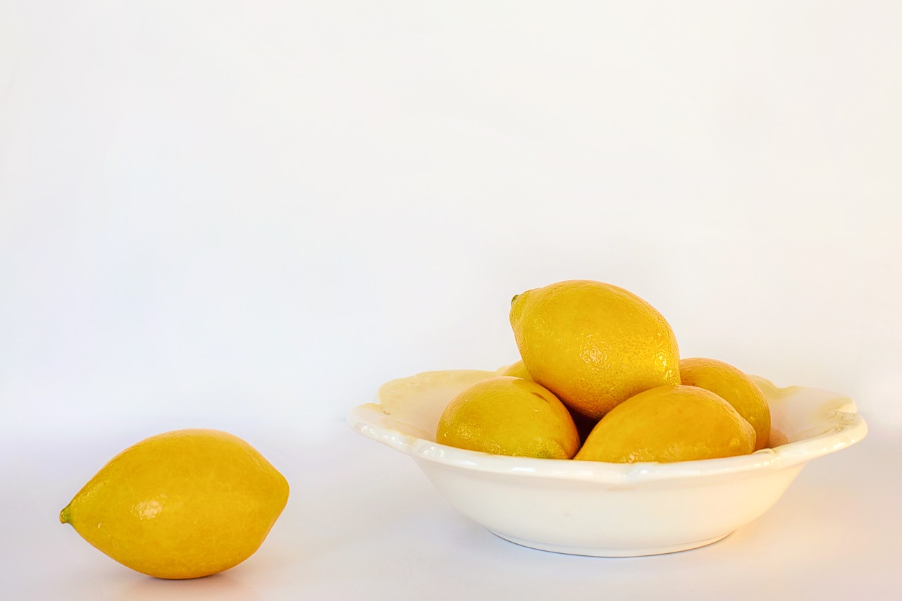 lemons copy space food free photo
