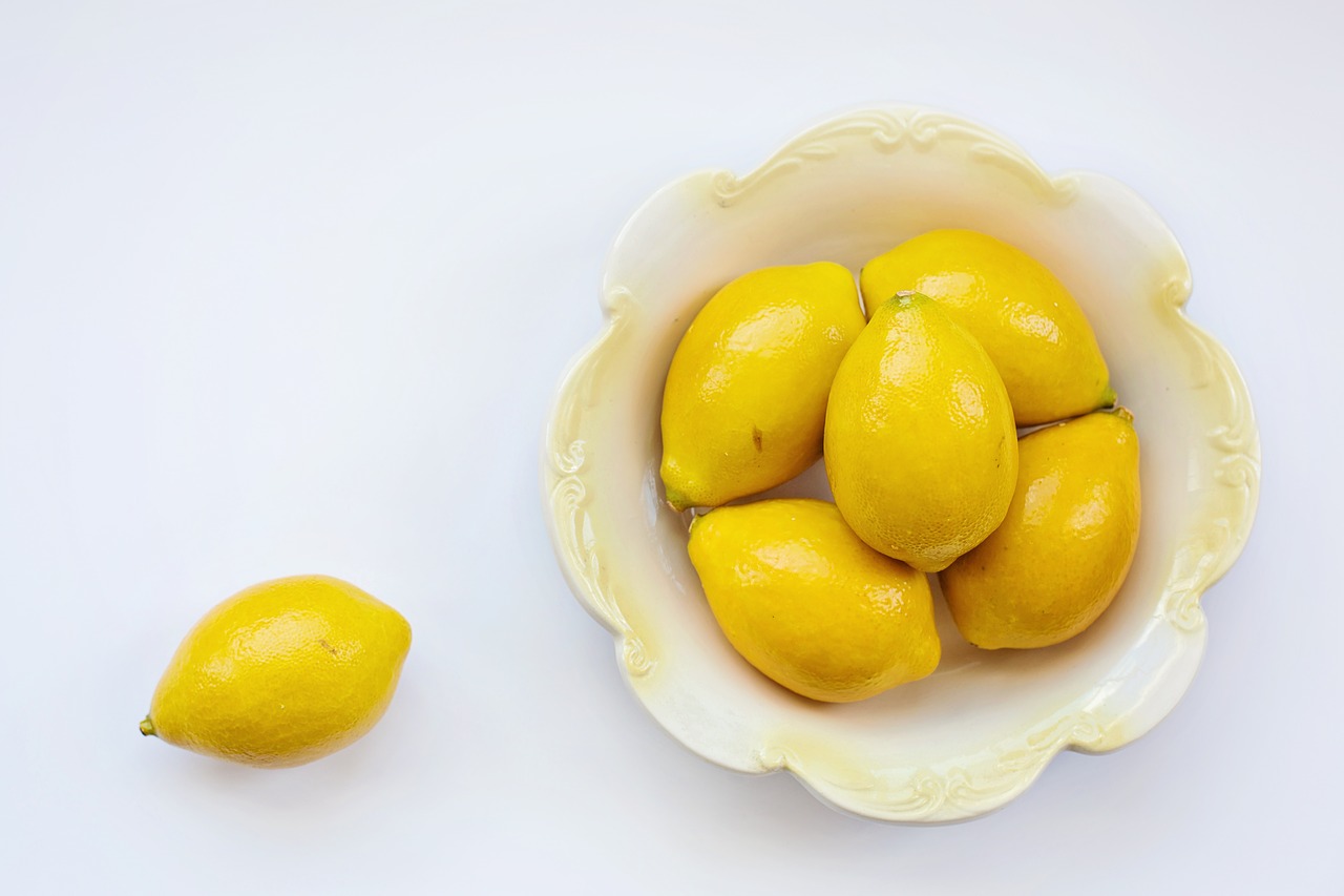 lemons copy space food free photo
