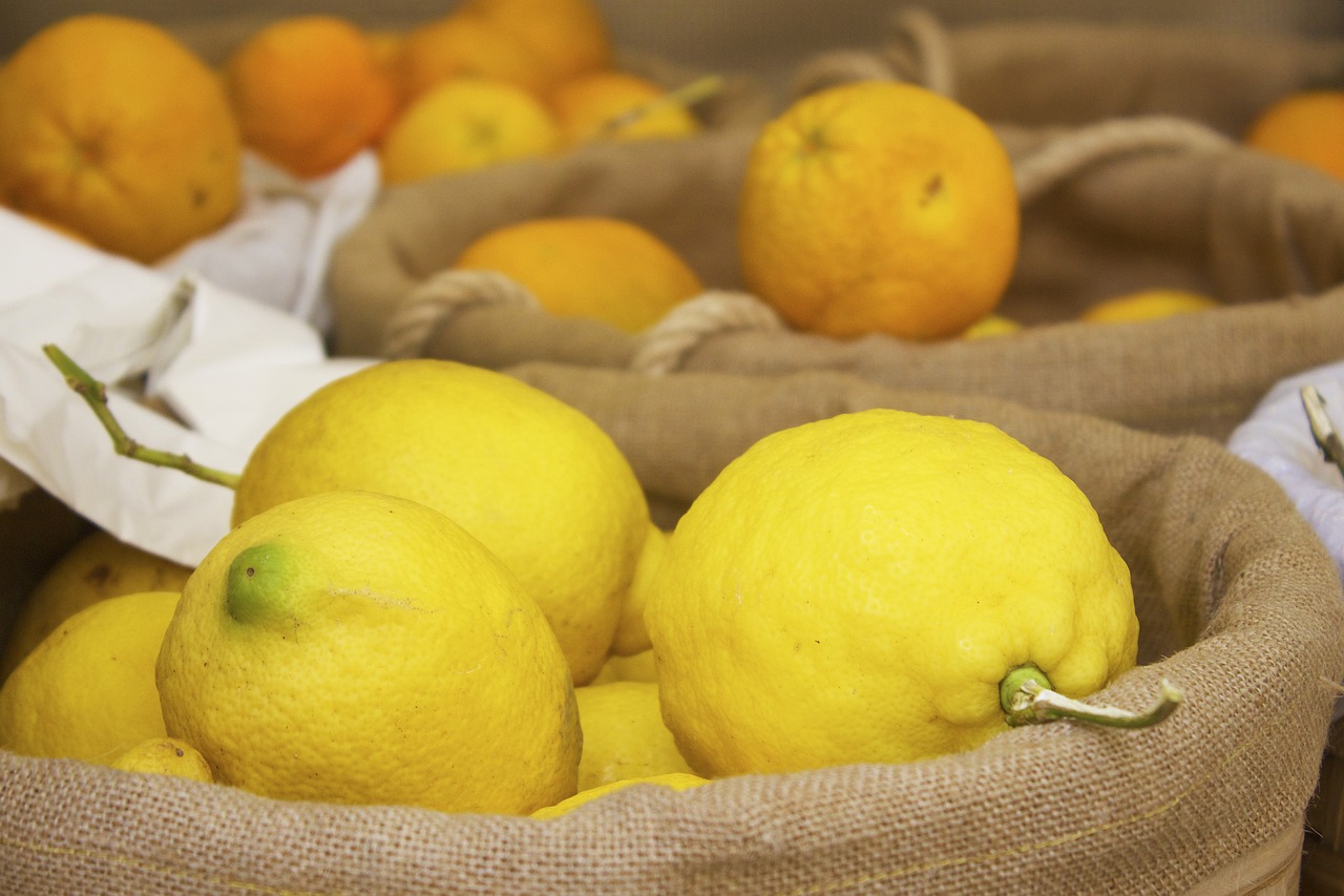 lemons market fruit free photo