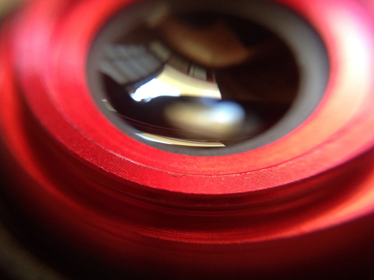 lens red macro free photo