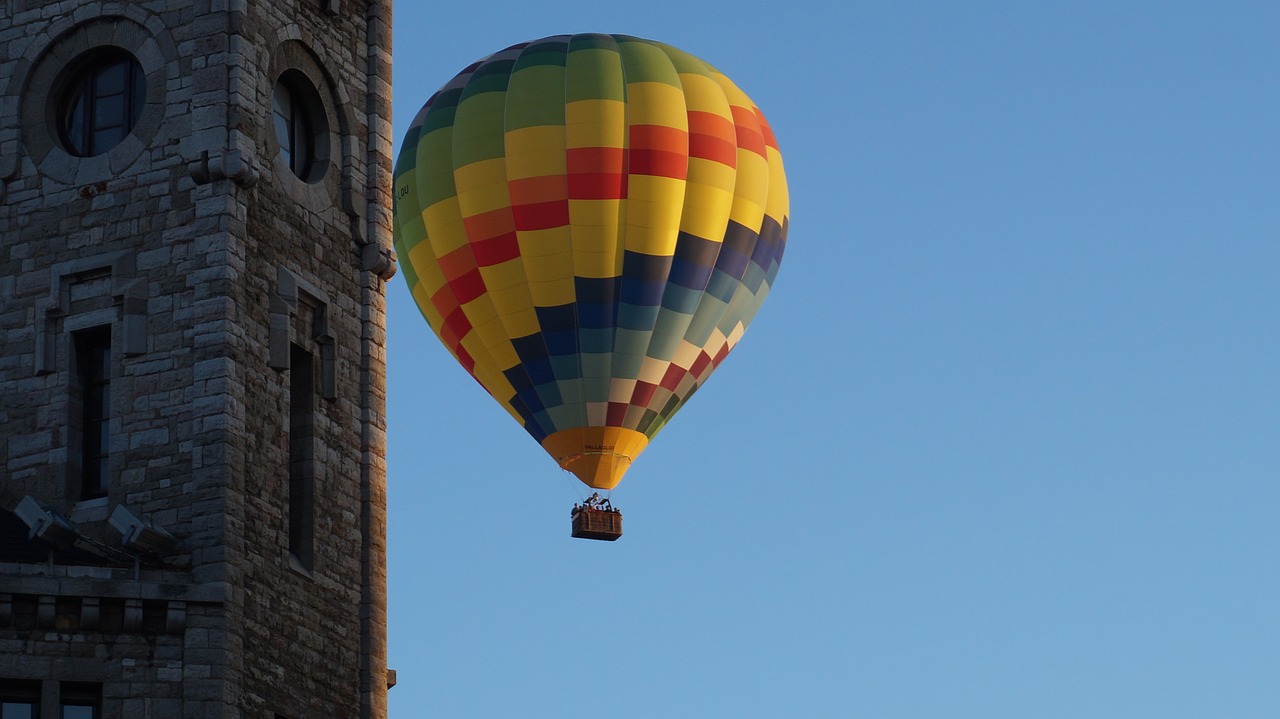 leon hot-air ballooning trip free photo