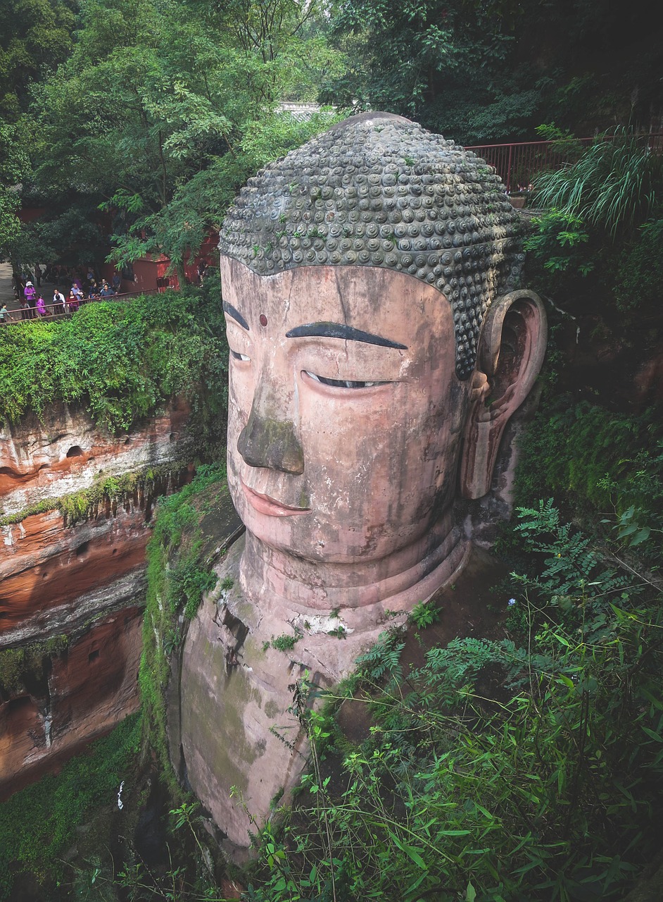 leshan giant buddha culture statue free photo