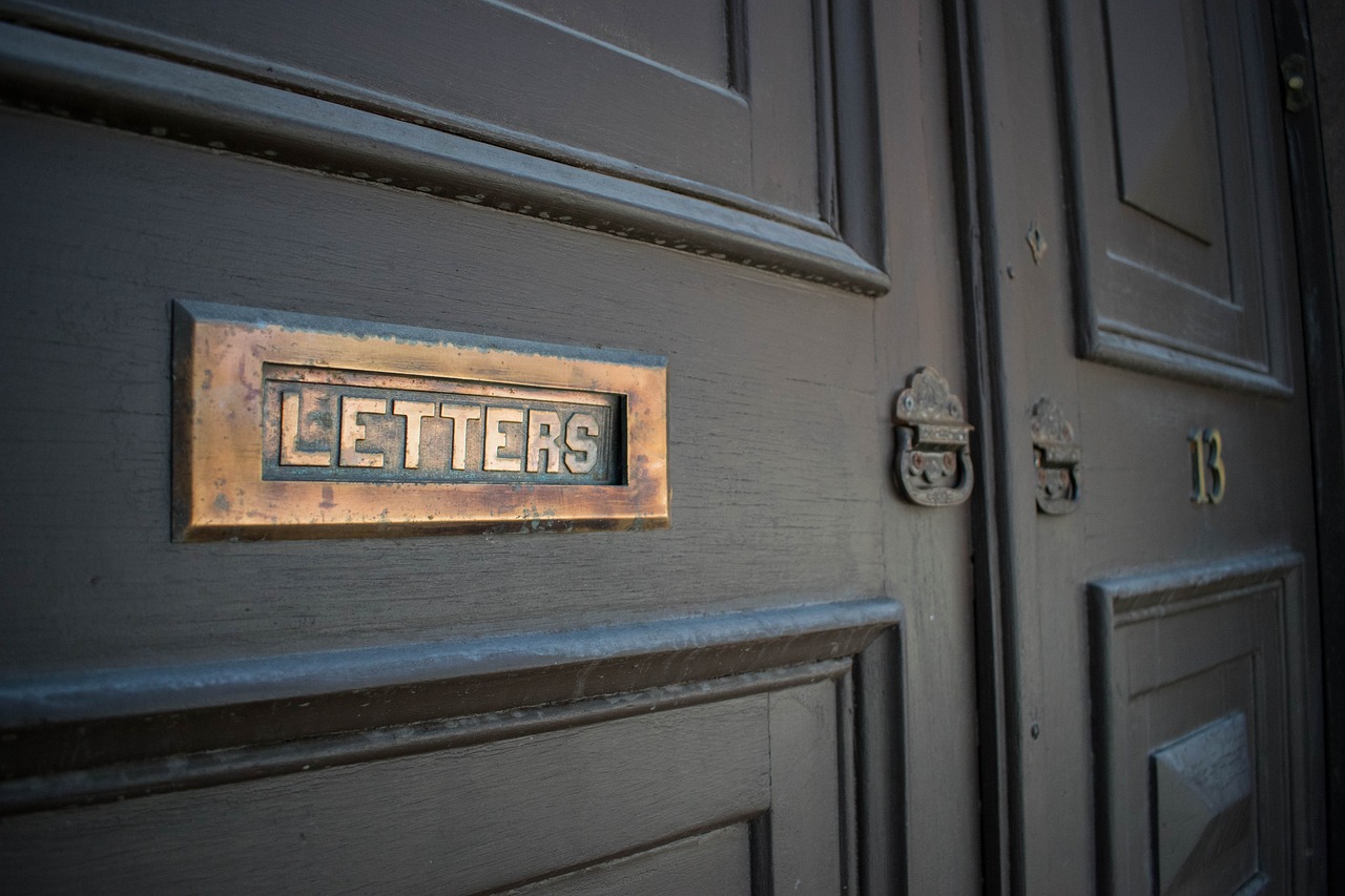 letters door city free photo