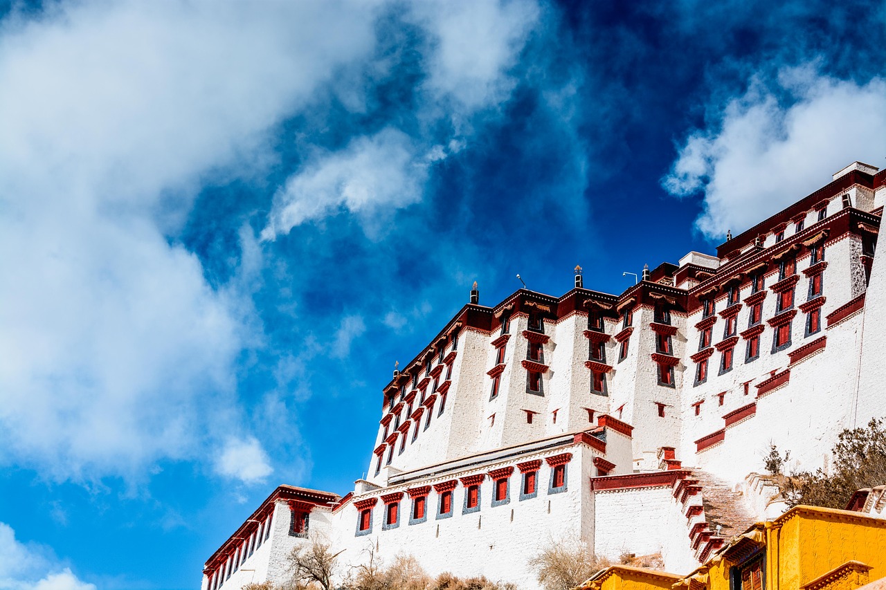 lhasa the potala palace sky free photo