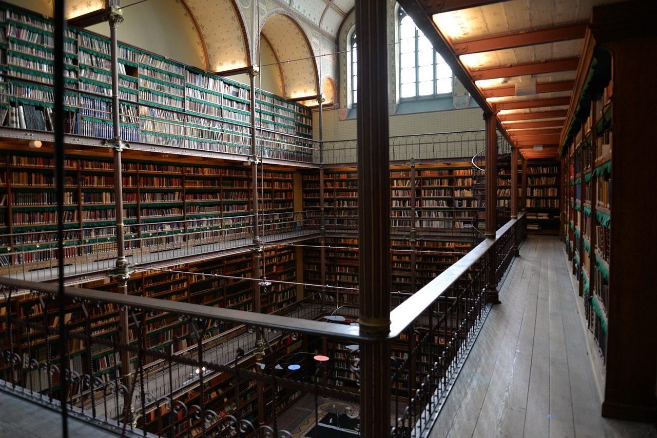 library books perspective free photo